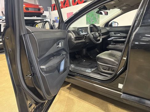 Used 2024 Nissan Ariya FWD image 85