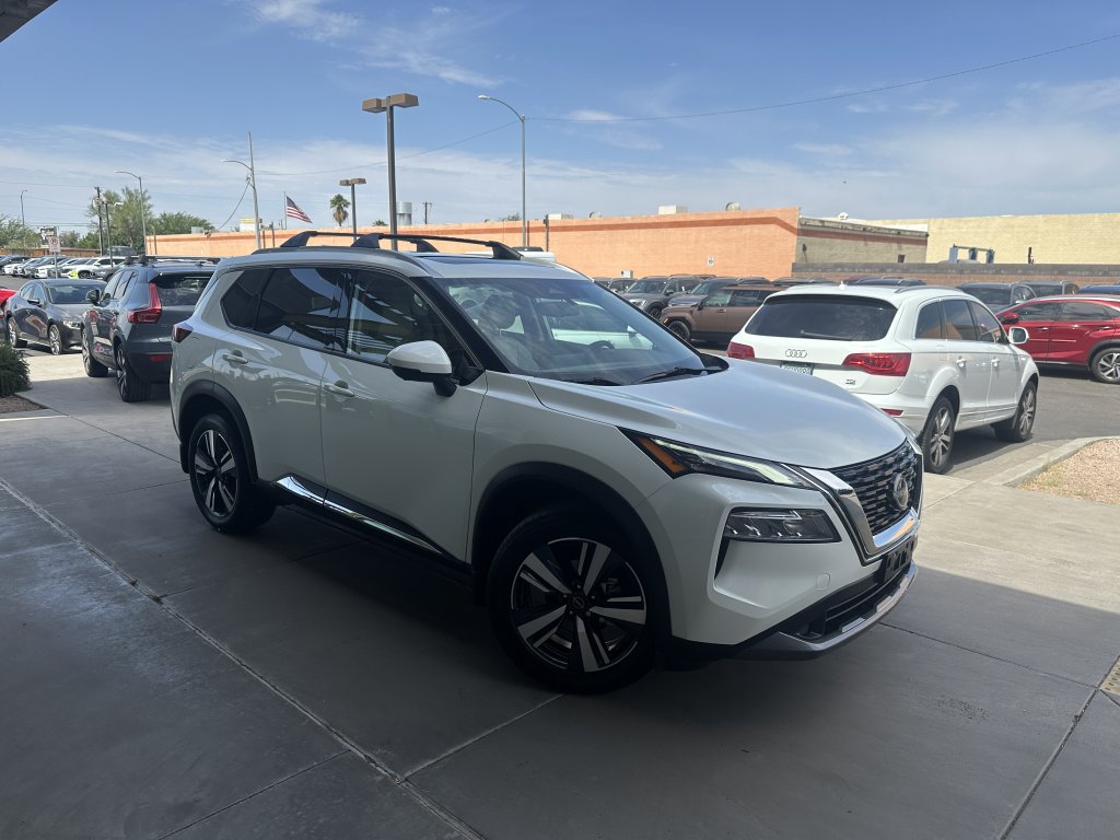 Used 2023 Nissan Rogue SL FWD image 6