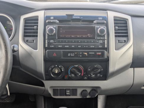 Used 2012 Toyota Tacoma PreRunner image 14