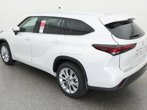 New 2026 Toyota Highlander Limited image 5