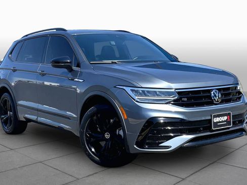 Used 2024 Volkswagen Tiguan SE R-Line FWD image 2