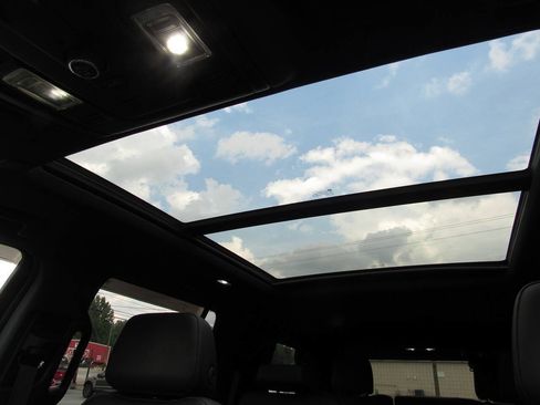 Used 2021 Chevrolet Tahoe Z71 AWD/4WD image 34