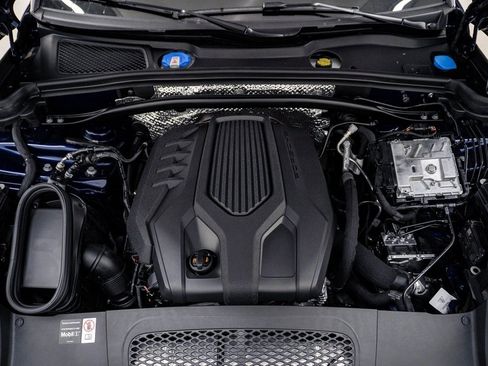 Certified 2025 Porsche Macan image 29