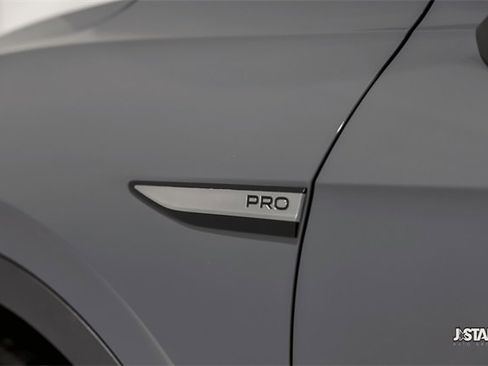 Used 2023 Volkswagen ID.4 Pro image 11