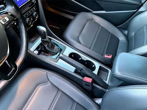 Used 2020 Volkswagen Passat 2.0T R-Line image 14