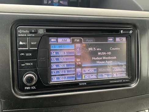 Used 2013 Toyota Sienna XLE image 16