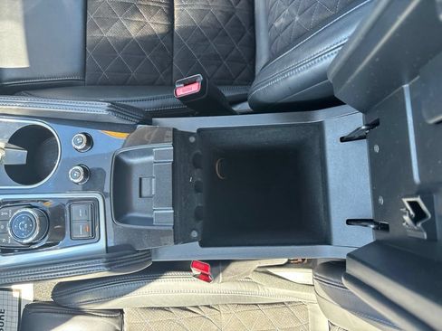 Used 2018 Nissan Maxima SR w/ Midnight Edition FWD image 14