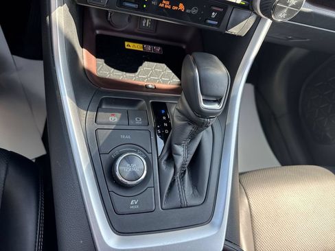 Used 2023 Toyota RAV4 Limited AWD/4WD image 26