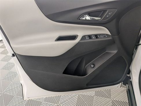 Used 2019 Chevrolet Equinox LT image 19
