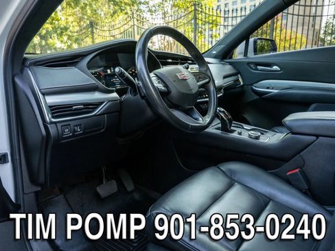 Used 2023 Cadillac XT4 Premium Luxury w/ Cold Weather Package FWD image 10