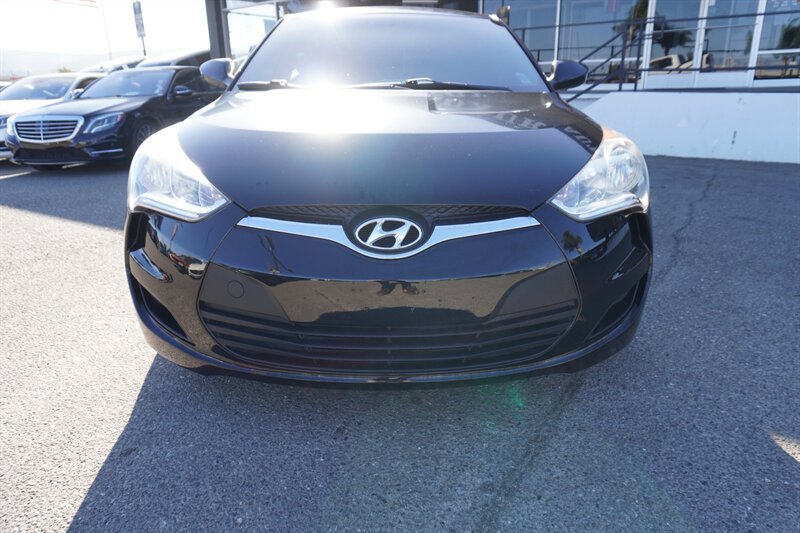 Used 2013 Hyundai Veloster FWD image 3