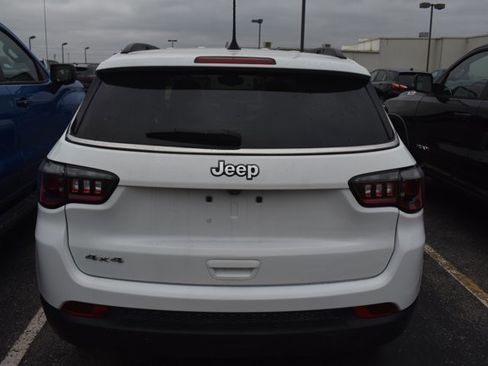 Used 2024 Jeep Compass Latitude image 6