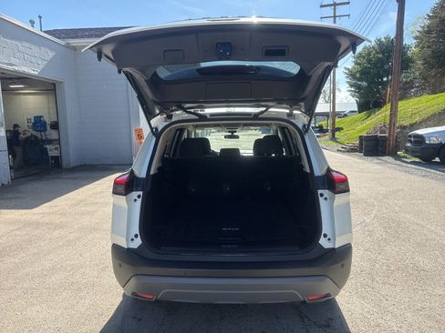 Used 2023 Nissan Rogue SV image 14