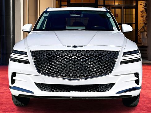 Used 2021 Genesis GV80 2.5T w/ Advanced Package 03 image 2