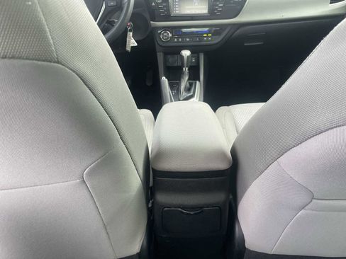 Used 2016 Toyota Corolla LE image 21