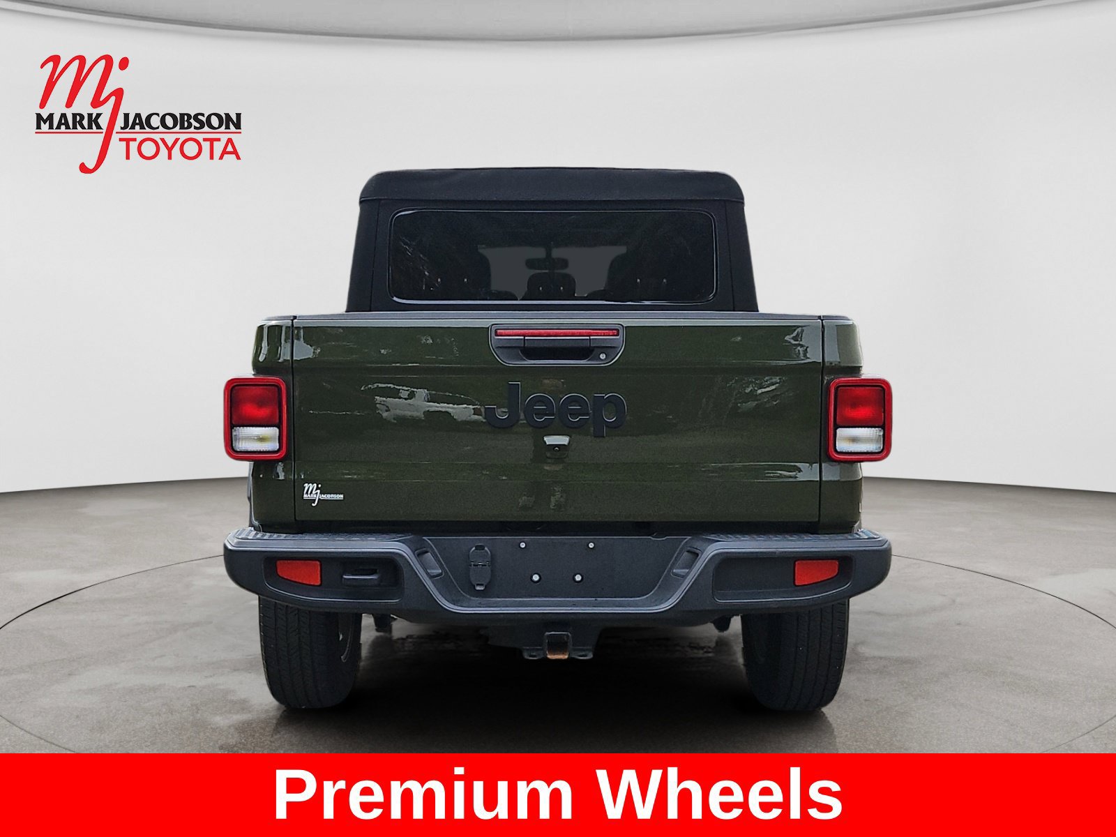 Used 2023 Jeep Gladiator Sport AWD/4WD image 13