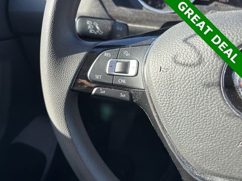 Used 2018 Volkswagen Tiguan S image 21