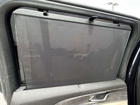 Used 2024 Jeep Grand Cherokee Limited w/ Luxury Tech Group II image 17