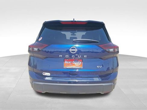 Certified 2024 Nissan Rogue SV FWD image 7