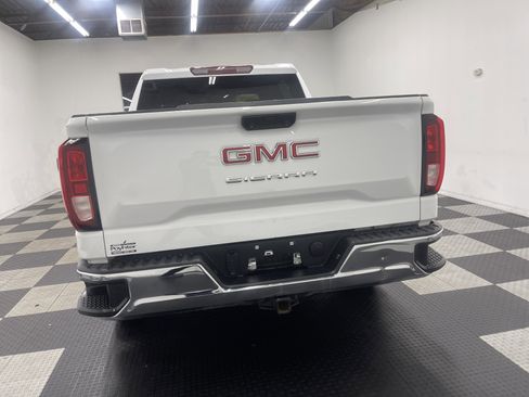 Used 2022 GMC Sierra 1500 Pro w/ Convenience Package image 3