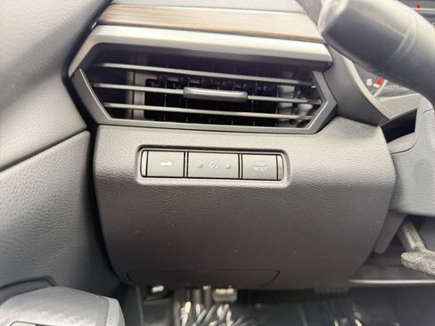 Used 2025 Nissan Altima 2.5 SV FWD image 35
