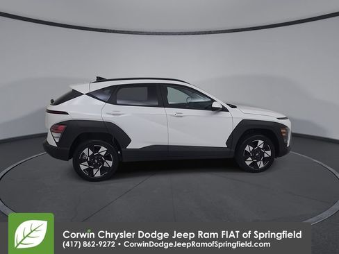 Used 2025 Hyundai Kona SEL AWD/4WD image 16