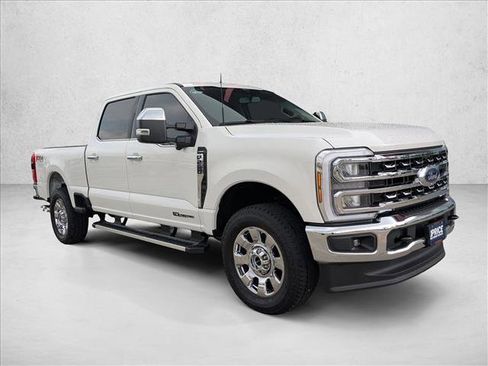 Used 2026 Ford F250 Lariat w/ Chrome Package image 3