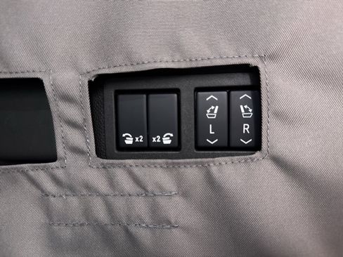 Used 2025 GMC Yukon Elevation w/ LPO, Get Active Package image 8