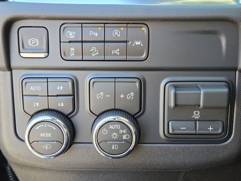 New 2026 Chevrolet Tahoe High Country image 17