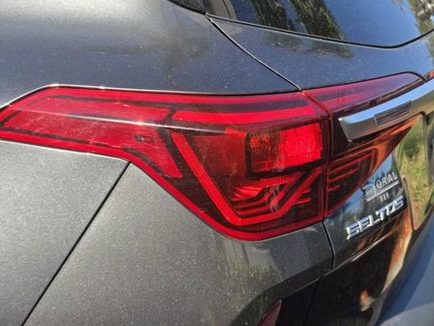 Used 2023 Kia Seltos S image 8