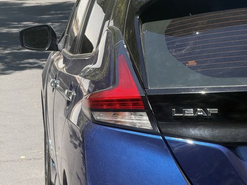 Used 2019 Nissan Leaf SV w/ SV All Weather Package FWD image 21