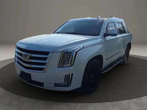 Used 2020 Cadillac Escalade Luxury AWD/4WD image 3
