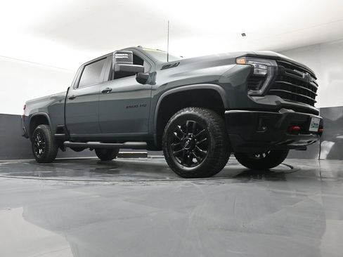 Used 2025 Chevrolet Silverado 2500 LT w/ Trail Boss Package AWD/4WD image 25