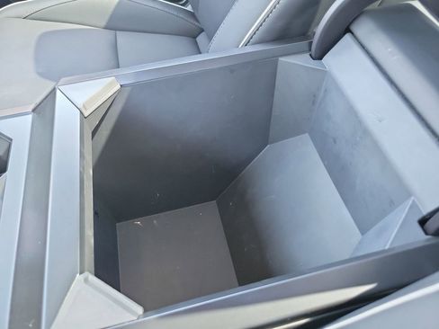 Used 2025 Tesla Cybertruck AWD Crew Cab image 15