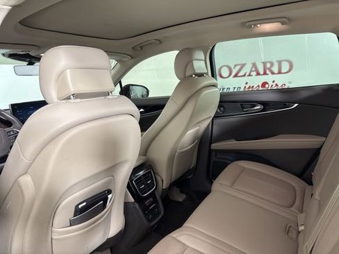 Used 2022 Lincoln Nautilus Reserve w/ Equipment Group 201A image 8