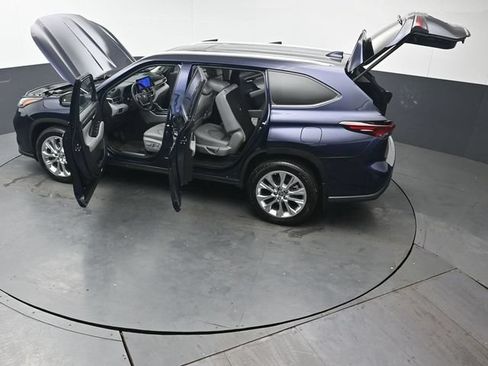 Certified 2024 Toyota Highlander Limited AWD/4WD image 52