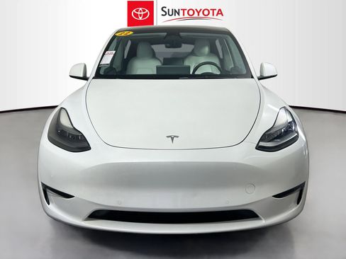 Used 2022 Tesla Model Y Performance image 10