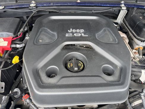 Used 2019 Jeep Wrangler Unlimited Sahara w/ Cold Weather Group AWD/4WD image 20