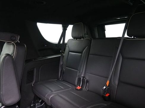 Used 2023 Chevrolet Suburban Premier image 23