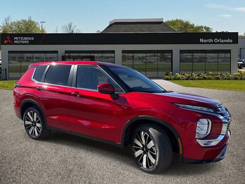 New 2026 Mitsubishi Outlander SE FWD image 2