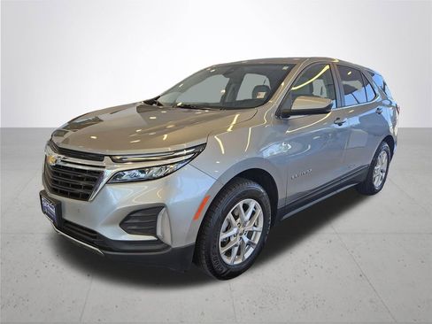 Used 2023 Chevrolet Equinox LT w/ Driver Convenience Package AWD/4WD image 2