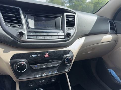 Used 2017 Hyundai Tucson SE FWD image 9