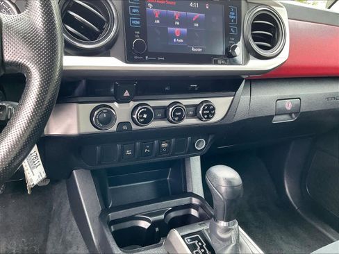 Used 2016 Toyota Tacoma SR5 w/ SR5 Appearance Package (DN) image 32