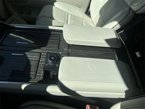 Used 2023 Lincoln Navigator L Black Label image 21