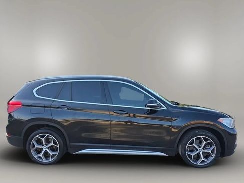 Used 2019 BMW X1 sDrive28i w/ Convenience Package FWD image 9