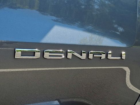 Used 2020 GMC Sierra 1500 Denali w/ Technology Package AWD/4WD image 5