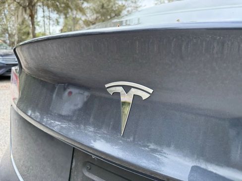 Used 2022 Tesla Model 3 Standard Range image 12