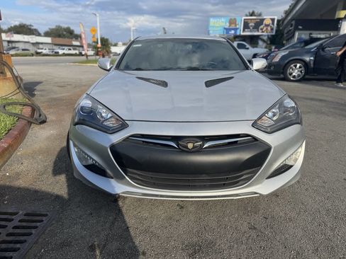 Used 2015 Hyundai Genesis 3.8 image 1