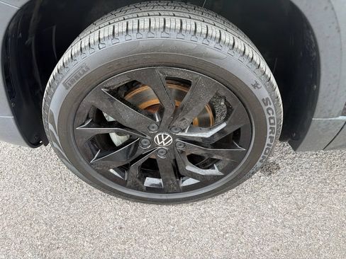 Used 2023 Volkswagen Taos SE FWD image 8