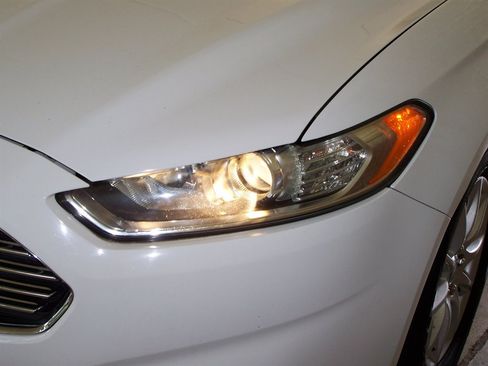 Used 2015 Ford Fusion S FWD image 33